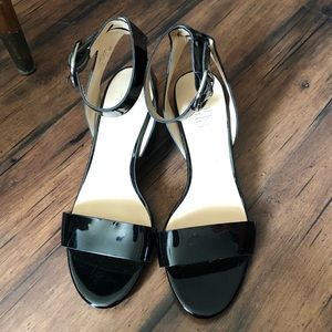 Chic sandals NWOT